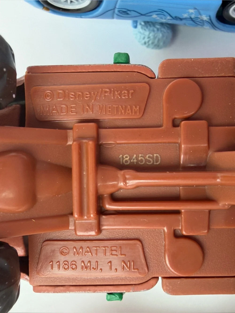 Disney‎ Pixar CARS Holiday 4 Lot Snow Plow McQueen Mater Doc Porsche Die-Cast